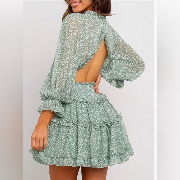 Green Open Back Ruffle Dress size small - Picture 2 of 4